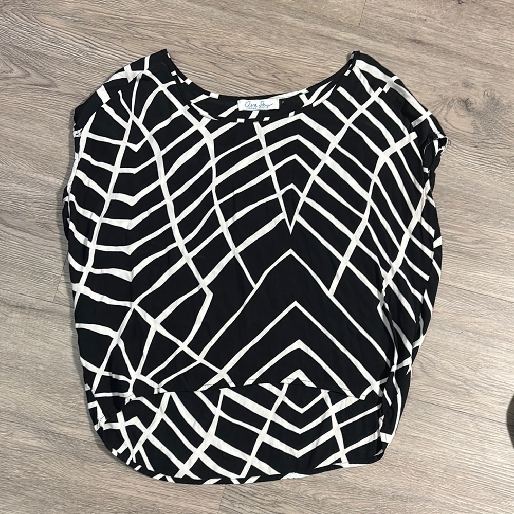 Ava’s sky Black and White Graphic Boxy Blouse